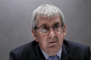 Ján Oravec počas tlačovej konferencie