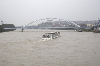 Zvýšená hladina rieky Dunaj v Bratislave.