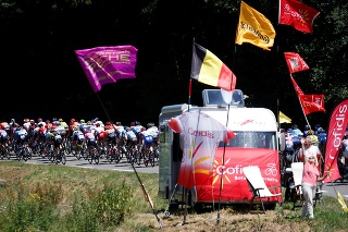 Preteky Tour de France sa tešia obrovskému záujmu divákov.
