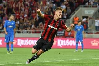 Na snímke radosť hráča Trnavy Alexa Sobczyka po strelení gólu