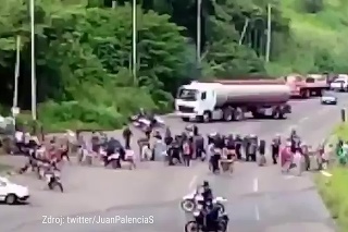 Na protestoch vo Venezuele sa strieľalo: Dvaja policajti boli zatknutí za pokus o vraždu
