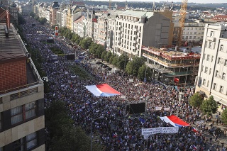 Masový protest za demisiu premiéra Andreja Babiša a českej ministerky spravodlivosti Marie Benešovej na Václavskom námestí.