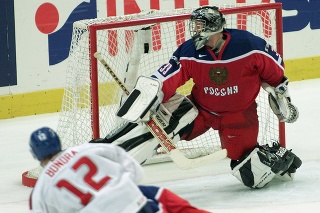Maxim Sokolov v bráne ruska počas finále MS 2002 proti Slovensku.