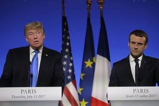 Americký prezident Trump a francúzska hlava štátu Macron. 