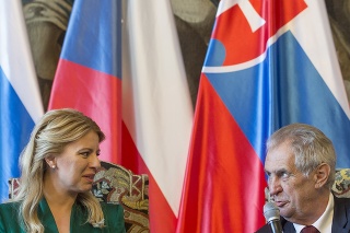 Zuzana Čaputová a Miloš Zeman sa spoločnej tlačovej konferencii.