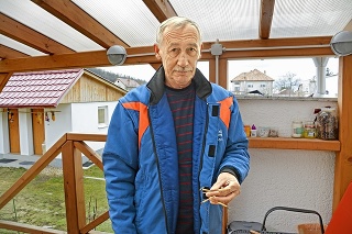 Vitálny dôchodca Martin Kollárik (64) ukazuje svoje minidielka, ktoré sú aj funkčné.