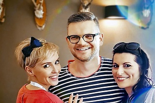 Boris uverejnil fotografiu s kolegyňami z relácie Kvetkou Horváthovou a Jarmilou Kováčovou.