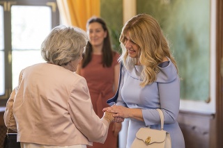 Zuzana Čaputová víta hostí na slávnostnom obede podávanom na počesť jej inaugurácie