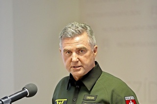 Bývalý policajný prezident  Gašpar odmieta, že by v sledovaní Kuciaka mal prsty.
