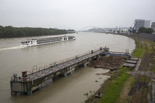 Zvýšená hladina rieky Dunaj v Bratislave.