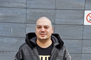 Roland Pokorný (36) pracuje v podniku štyri mesiace.