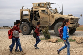 Americké vojská odchádzajú z vojnou zdecimovanej Sýrie (ilustračné foto).