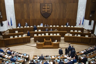 Národná rada SR v tajnom hlasovaní zvolila troch kandidátov na sudcov Ústavného súdu SR.