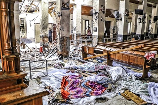 Kostol, v ktorom vybuchla bomba, je úplne zdemolovaný.