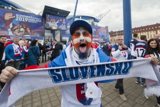 Slovenský fanúšik pred zápasom s USA.