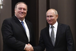 Mike Pompeo s Vladimirom Putinom 