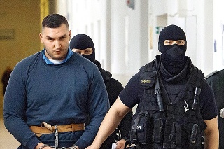 Obžalovaný Juraj Hossu sa na súde tváril pokojne.