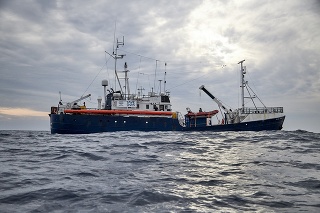 Loď zachránila migrantov v stredu neďaleko Líbye.
