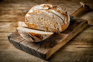 Chlieb je jedna zo základných potravín (ilustračné foto).