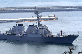 Loď amerického námorníctva vypálila varovné výstreli (ilustračné foto).