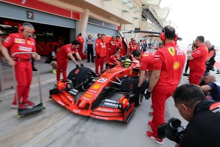Syn bývalého nemeckého jazdca formuly 1 Michaela Schumachera Mick absolvoval v Bahrajne prvé testy s tímom Ferrari.