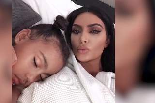 Kim Kardashian ukázala fanúšikom útroby luxusného domu: Tak toto v spálni rozhodne nemá hocikto