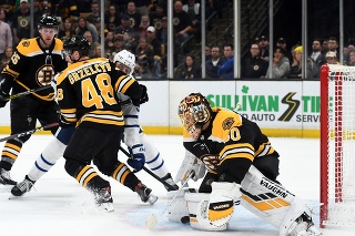 Hokejisti Bostonu zvíťazili v druhom zápase štvrťfinále play off Východnej konferencie NHL nad Torontom.