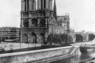 Notre-Dame sa stala symbolom Paríža.