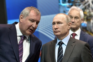 Putin počas návštevy podniku Energomaš v meste Chimki neďaleko Moskvy