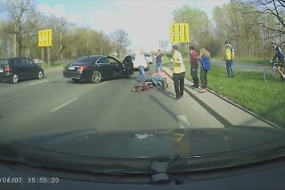Poľský motorkár ostal v bezvedomí na diaľnici: Zrážka s jeleňom mohla dopadnúť tragicky