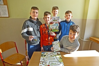 Piataci si v škole zahrali hru Zlatý poklad Spišskej Novej Vsi, ktorá sa dá kúpiť za 12 € v miestnom turistickom centre.