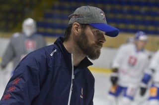 Asistent trénera Michal Handzuš počas tréningu slovenskej hokejovej reprezentácie.