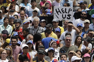 Protesty vo Venezuele rozohnali slzotvorným plynom