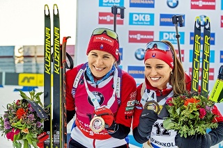 Posledný šprint kariéry absolvovala  Nasťa na špeciálnych lyžiach, no viac  ju potešilo, že sa na stupňoch opäť  stretla s Paulínou Fialkovou.