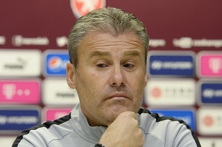 Tréner Pavel Hapal navštevuje slovenských futbalistov v ich kluboch.