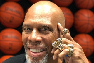 Prstene legendy NBA Kareema Abdula-Jabbara sa dražili.