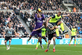 Martin Dúbravka proti Huddersfieldu.