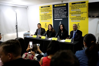 Amnesty International obvinila Madura a jeho ozbrojené zložky z vraždenia protestujúcich.