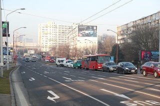Bratislavská doprava je vďaka obmedzeniam komplikovaná.