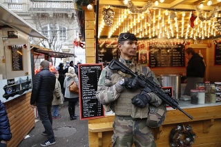 Vianočné trhy v Štrasburgu znovu otvorili po dvoch dňoch.
