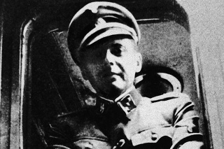 Josef Mengele sa preslávil krutými pokusmi na ľuďoch.