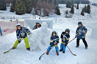 Mladé športové talenty si zahrali hokej s ľadovým brankárom.