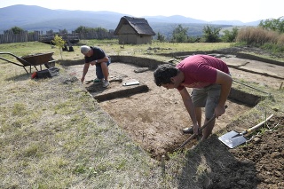 Archeológovia aj počas tohto leta pokračujú v odkrývaní náleziska z doby bronzovej pri obci Nižná Myšľa v okrese Košice - okolie. 