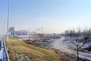 Podľa urbanistickej štúdie by sa mali zastavať aj pozemky pred projektom Slnečnice