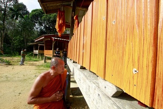 V Thajsku zaútočili ozbrojenci na kláštor. Dvaja mnísi sú mŕtvi.