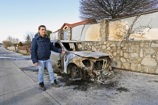 Dušan Statelov si myslí, že auto mu niekto podpálil úmyselne. 