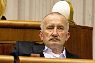 Stanislav Mizík v prípade dokázania viny môže dostať 3 až 6 rokov basy.