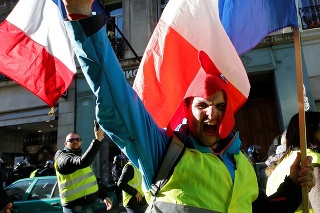 Vo Francúzsku znovu protestovalo hnutie žltých viest. Účasť bola nižšia ako naposledy.