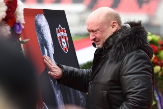 Na snímke väčšinový akcionár Spartaka Trnava Vladimír Poór počas rozlúčky so zosnulou slovenskou futbalovou legendou Jozefom Adamcom.