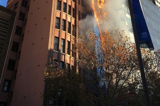 Požiar dostali pod kontrolu hasiči.